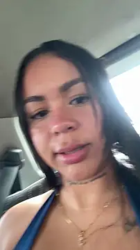 IsabelaVanegas  online show from 11.28.25