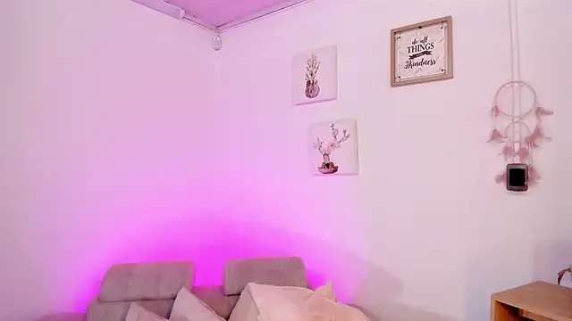 Snapshot of Tiarha chatting on 02.20.25 Tiarha online show from 02.20.25