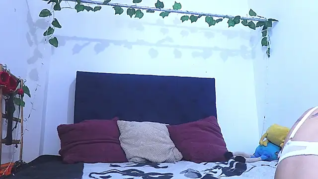 AliciaBasch online show from 12.22.24