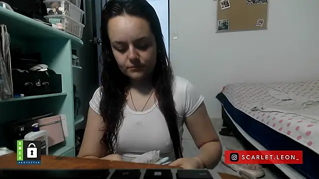 Scarletleon77 online show from 11.12.25