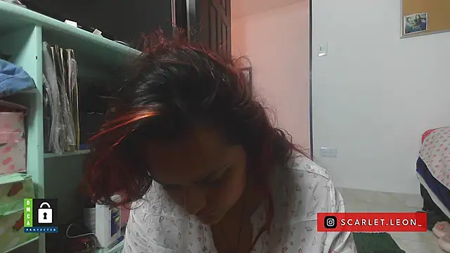 Scarletleon77 online show from 11.13.25