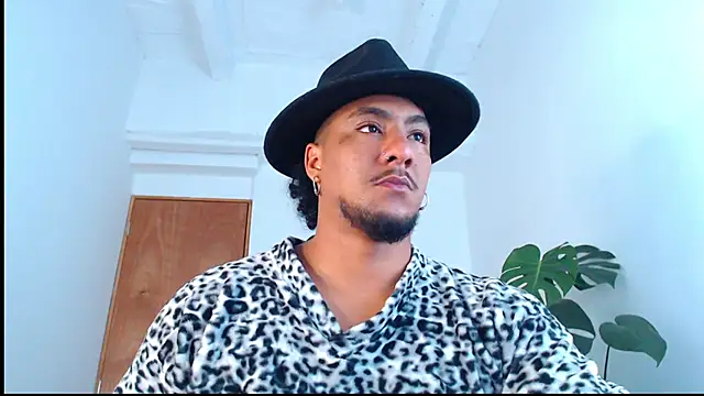 yosoy enzo2020 online show from 01.30.25