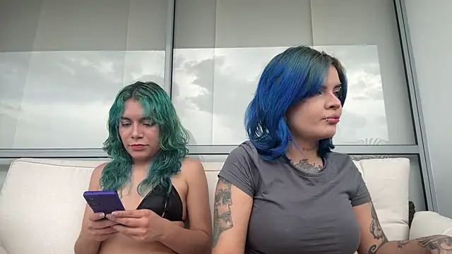 Snapshot of SinisterDarling chatting on 11.03.25 SinisterDarling online show from 11.03.25