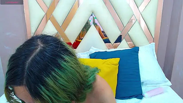 Erika Stevens online show from 11.29.25