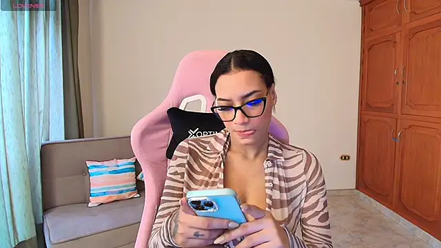 Snapshot of lili_jade222 chatting on 11.08.25 lili jade222 online show from 11.08.25