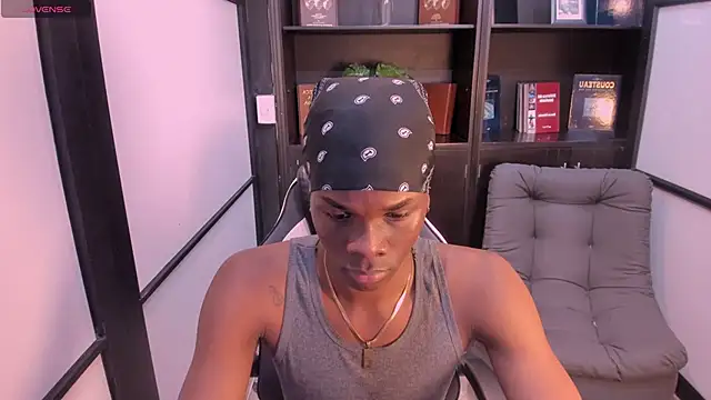 Snapshot of JacksonMuller_ chatting on 11.19.25 JacksonMuller online show from 11.19.25