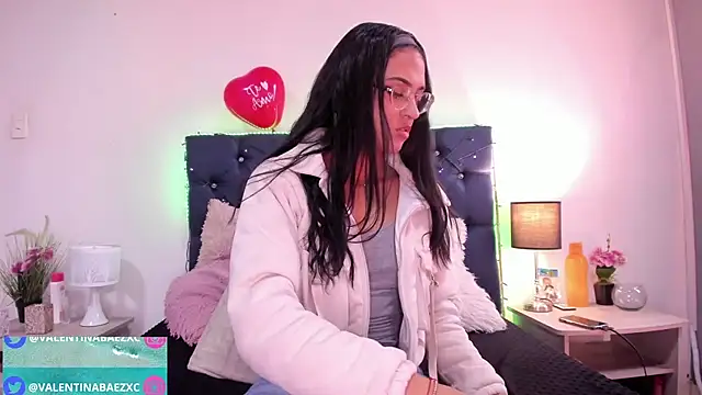 Snapshot of valentinabaez chatting on 02.19.25 valentinabaez online show from 02.19.25
