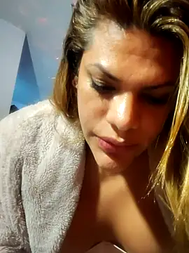 Snapshot of CurvyViolet chatting on 02.22.25 CurvyViolet online show from 02.22.25