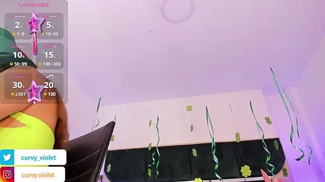 Snapshot of CurvyViolet chatting on 03.17.25 CurvyViolet online show from 03.17.25