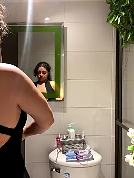 Nathcurly  online show from 10.31.25