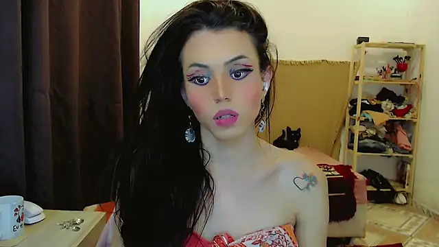 Snapshot of Sophie_Fantasys chatting on 02.13.26 Sophie Fantasys online show from 02.13.26