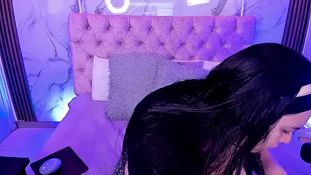 Abbyy Brooks online show from 11.24.25