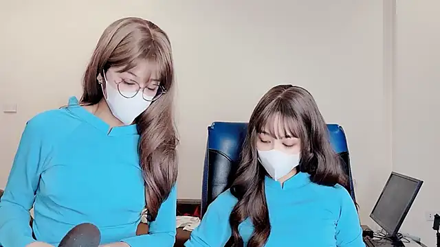 Mono-Stewardesss online show from 12.29.24