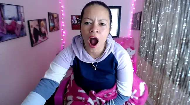 Cristal w online show from 02.25.25