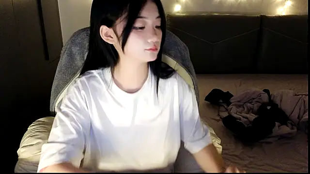 Jennie-007 online show from 10.19.25