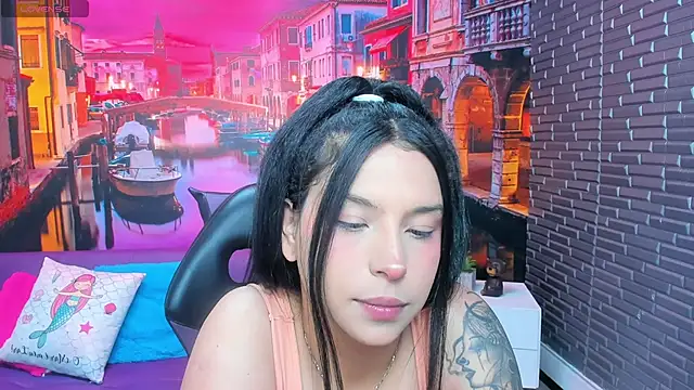 Snapshot of Small_naughty_ chatting on 02.09.26 Small naughty online show from 02.09.26