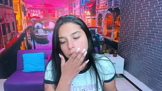 Snapshot of Small_naughty_ chatting on 02.16.26 Small naughty online show from 02.16.26