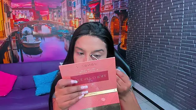 Snapshot of Small_naughty_ chatting on 02.20.26 Small naughty online show from 02.20.26