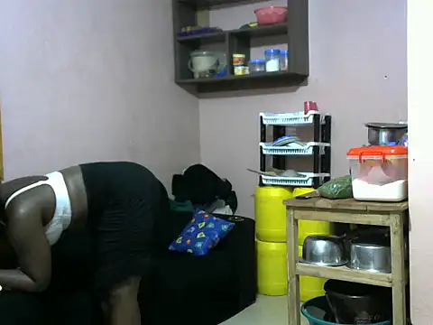 slender-qwene online show from 10.28.25