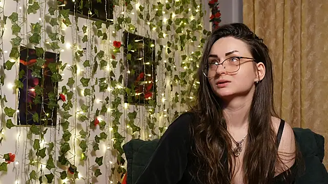 NaughtYHomemadE online show from 01.11.26