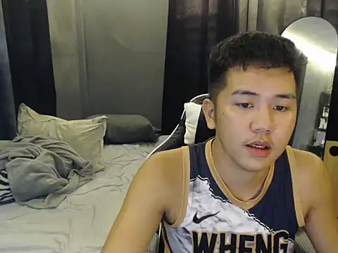 xgregor07 online show from 10.17.25