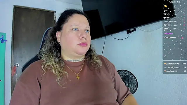 Snapshot of mariana_maze chatting on 12.12.24 mariana maze online show from 12.12.24