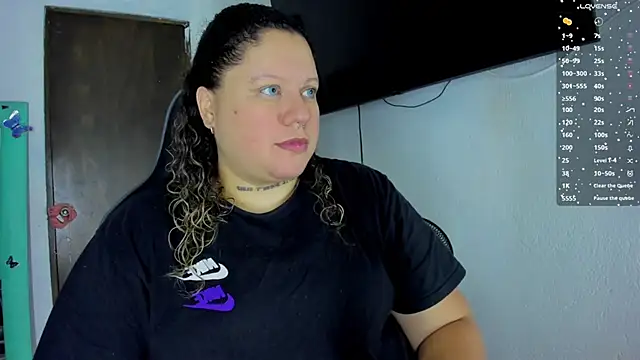 Snapshot of mariana_maze chatting on 12.14.24 mariana maze online show from 12.14.24