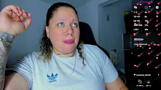 Snapshot of mariana_maze chatting on 01.28.25 mariana maze online show from 01.28.25
