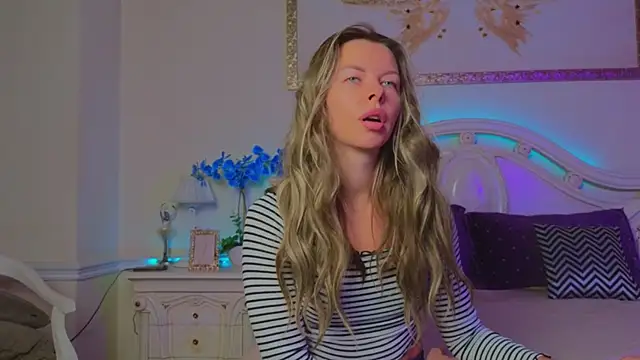 Real Tini online show from 10.14.25