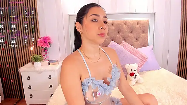 Charlotte Shelby online show from 03.03.25