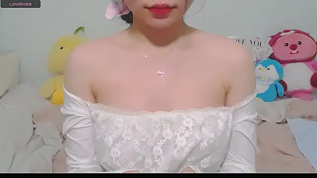 Snapshot of NGOCHA_06 chatting on 12.21.24 NGOCHA 06 online show from 12.21.24