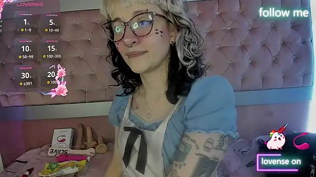 Snapshot of neeko_princes chatting on 05.11.26 neeko princes online show from 05.11.26