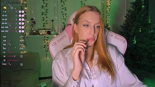 Snapshot of Anice_ chatting on 12.22.24 Anice online show from 12.22.24