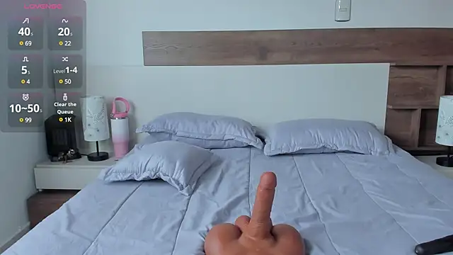 Snapshot of _fullmoon chatting on 01.31.25 fullmoon online show from 01.31.25