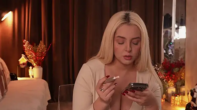 VictoriaMorrone online show from 12.03.25