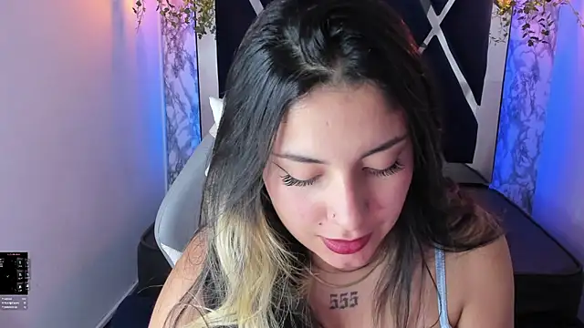 Snapshot of Lia_14_ chatting on 01.05.25 Lia 14 online show from 01.05.25