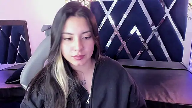 Snapshot of Lia_14_ chatting on 02.13.25 Lia 14 online show from 02.13.25