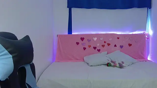 Snapshot of Lia_14_ chatting on 02.22.25 Lia 14 online show from 02.22.25