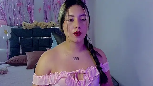 Snapshot of Lia_14_ chatting on 10.01.25 Lia 14 online show from 10.01.25