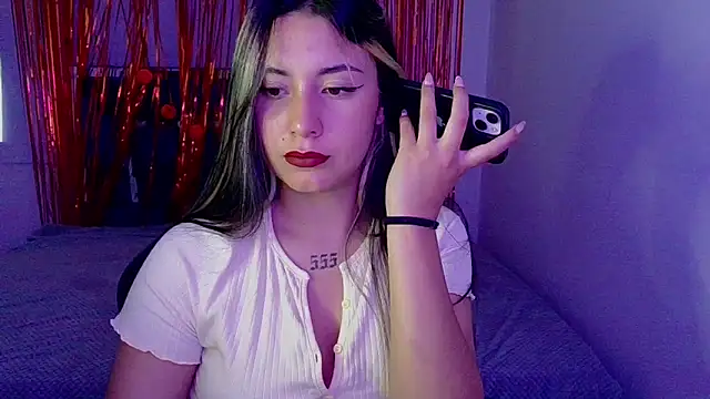 Snapshot of Lia_14_ chatting on 11.25.25 Lia 14 online show from 11.25.25