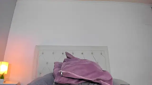 MELISSA ALVAREZ online show from 11.27.25