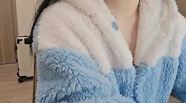 Snapshot of Kemmy_babe20 chatting on 12.02.24 Kemmy babe20 online show from 12.02.24