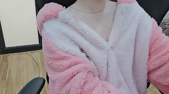 Snapshot of Kemmy_babe20 chatting on 01.14.25 Kemmy babe20 online show from 01.14.25