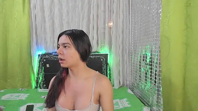 Snapshot of Megan_Miles02 chatting on 12.27.24 Megan Miles02 online show from 12.27.24