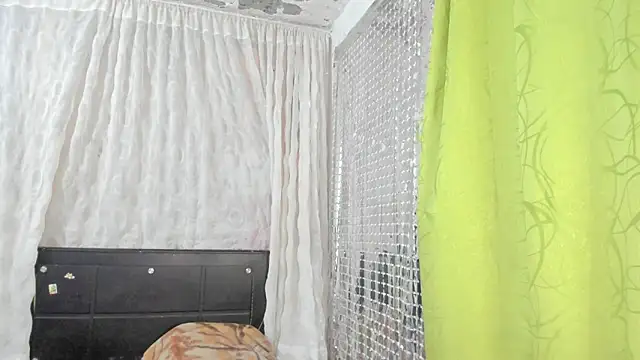 Snapshot of Megan_Miles02 chatting on 02.05.25 Megan Miles02 online show from 02.05.25