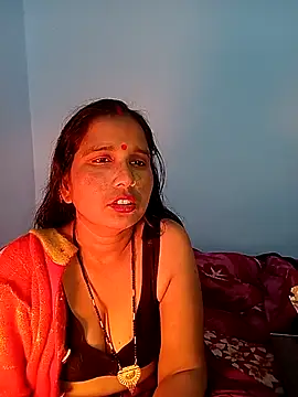 Snapshot of reemacouple007 chatting on 12.17.25 reemacouple007 online show from 12.17.25