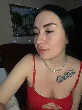 Snapshot of Roxana_Bell chatting on 12.22.24 Roxana Bell online show from 12.22.24
