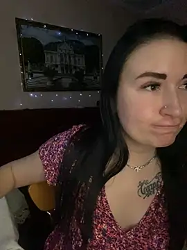 Snapshot of Roxana_Bell chatting on 12.23.24 Roxana Bell online show from 12.23.24
