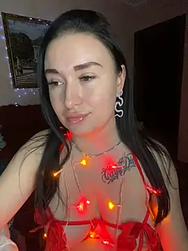 Snapshot of Roxana_Bell chatting on 12.26.24 Roxana Bell online show from 12.26.24