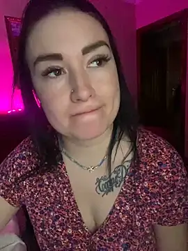 Snapshot of Roxana_Bell chatting on 01.24.25 Roxana Bell online show from 01.24.25